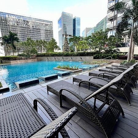 Hotel Vibe Condo At Uptown Parksuites Bgc Taguig Exterior photo