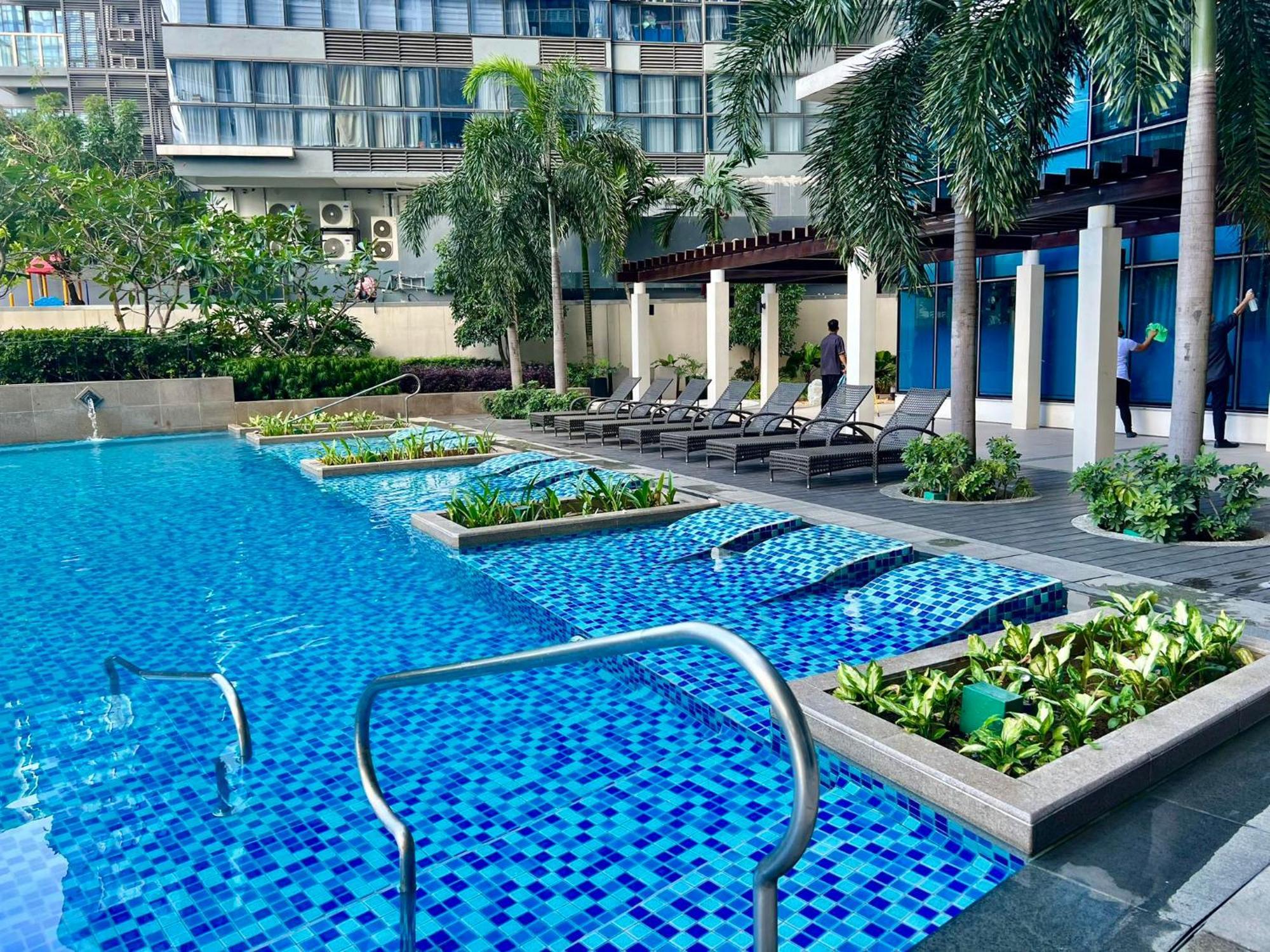 Hotel Vibe Condo At Uptown Parksuites Bgc Taguig Exterior photo