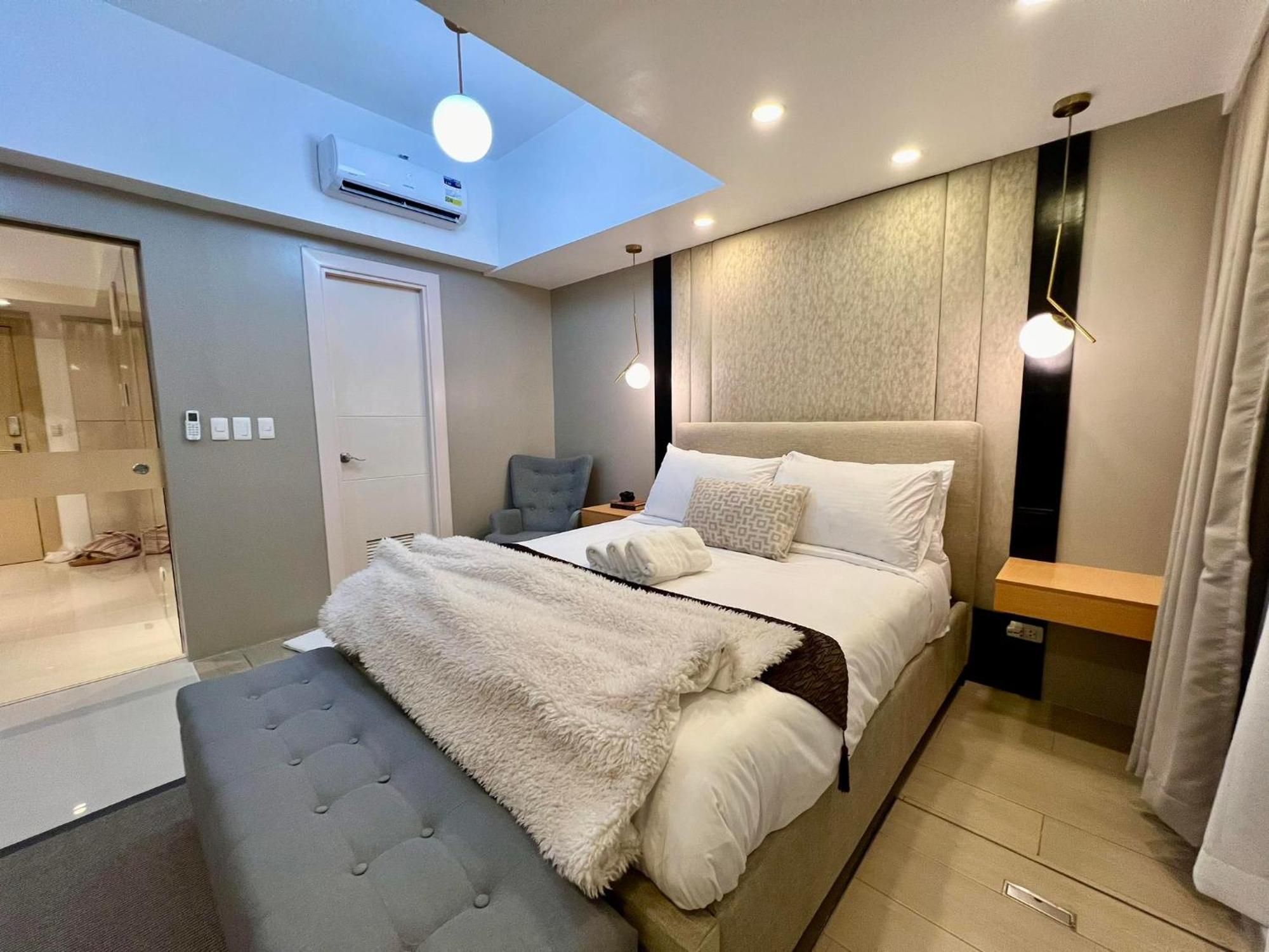 Hotel Vibe Condo At Uptown Parksuites Bgc Taguig Exterior photo